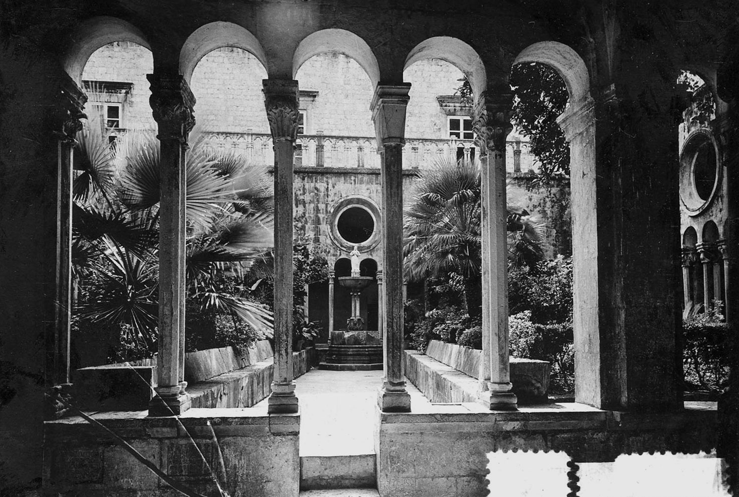 Cloister of the Franciscan monastery in Dubrovnik, Archives of CASA Glyptotheque