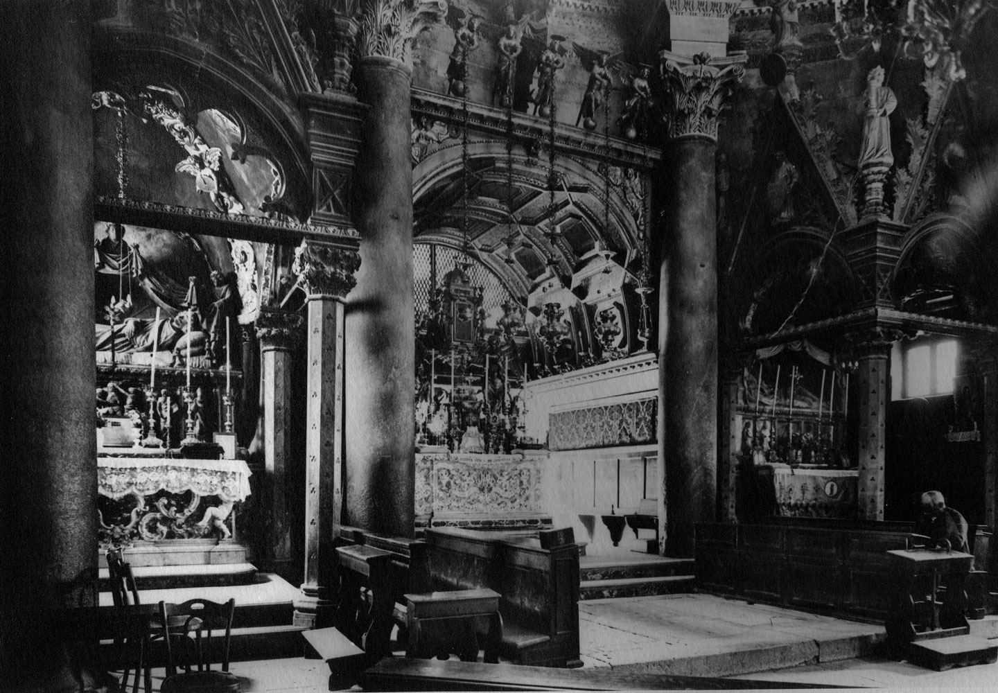 Unutrašnjost katedrale sv. Dujma, Arhiv Gliptoteke HAZU